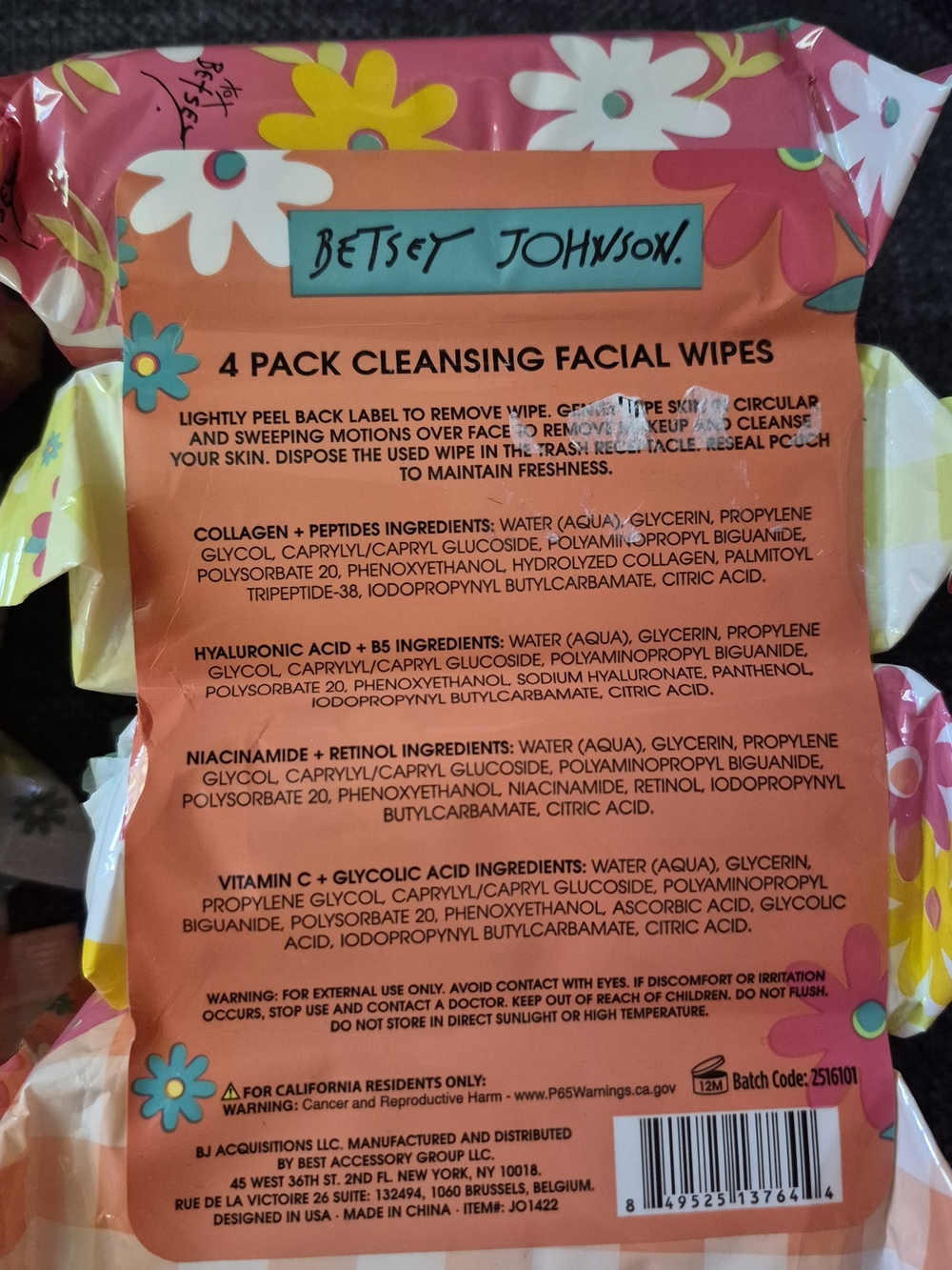 Betsey Johnson Pink Cleansing Facial Wipes - 8Pack (240 Wipes Total) - Picture 4 of 11